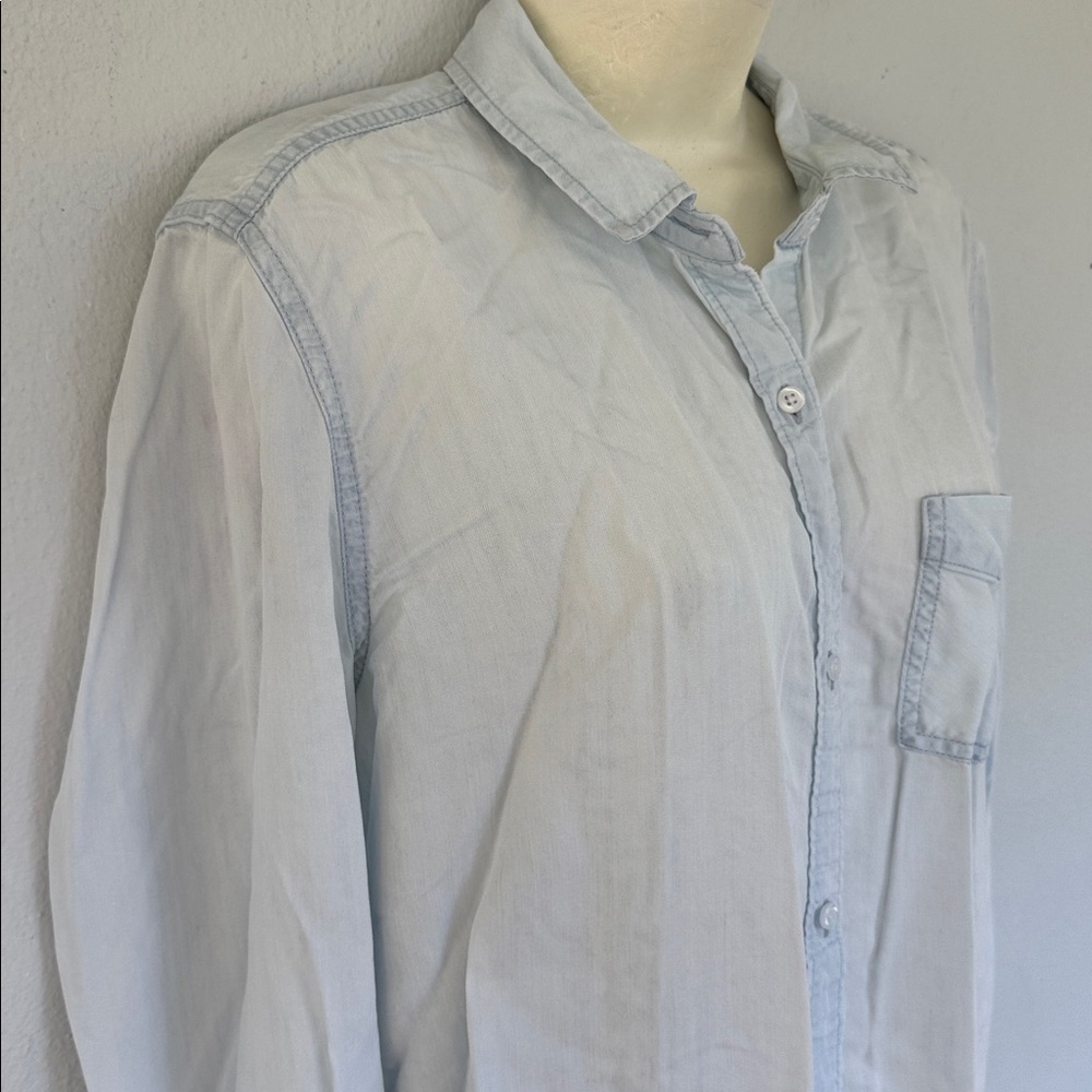 Time & Tru light blue chambray denim button down dress shirt blouse size medium - Picture 5 of 11